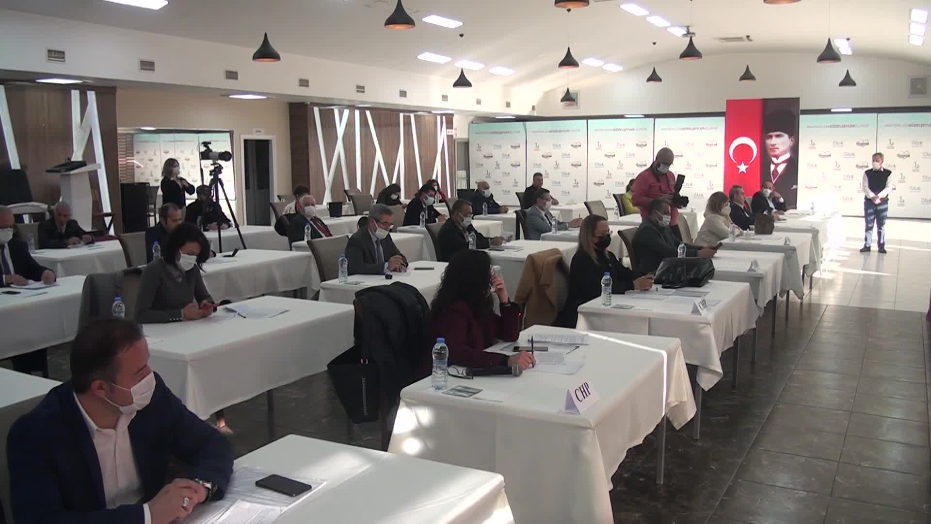 BAYRAKLI BELEDİYESİ'NDEN ESNAFA 4.5 MİLYON LİRALIK DESTEK