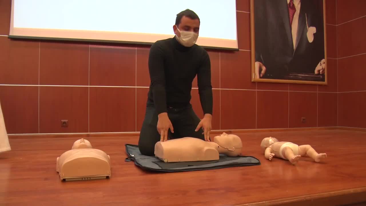 MERSİN BÜYÜKŞEHİR, "İLK YARDIM EĞİTİM MERKEZİ" İLE PERSONELİ ACİL DURUMLARA HAZIRLIYOR