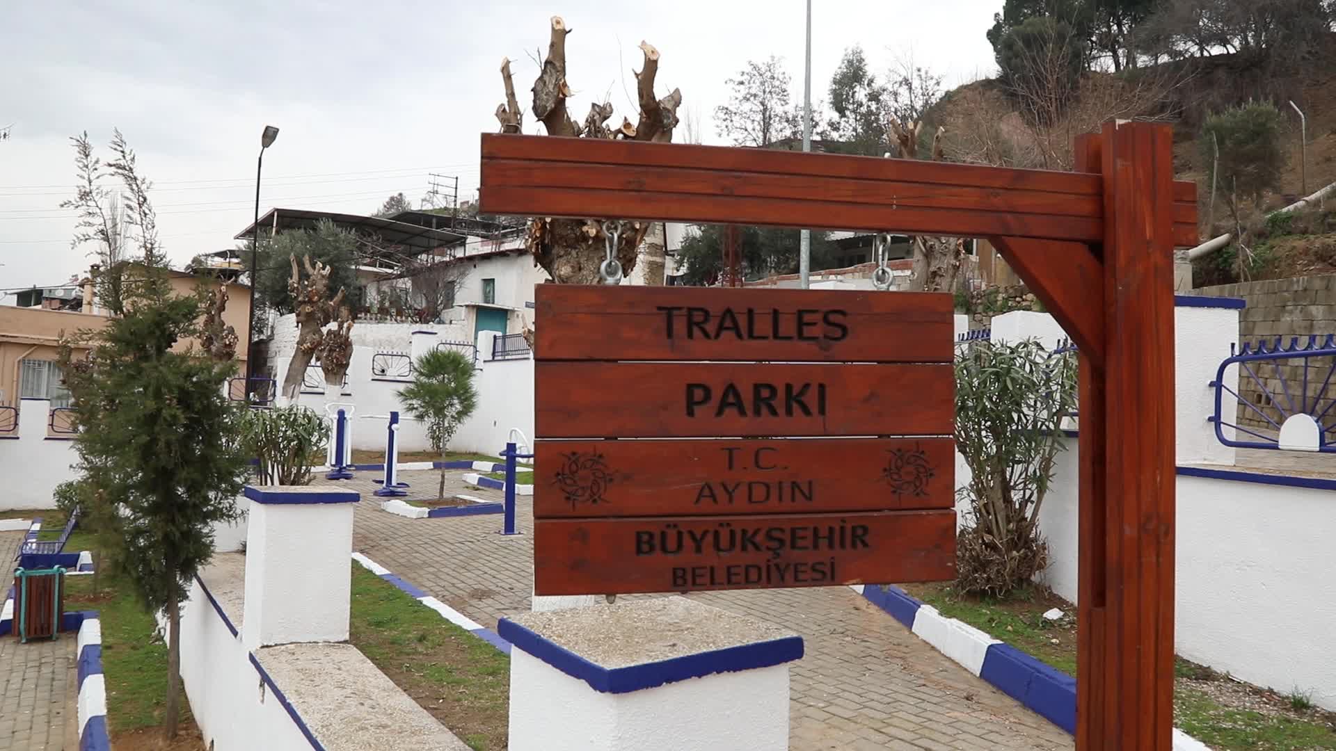 AYDIN BÜYÜKŞEHİR, EFELER'DEKİ TRALLES PARKI'NI YENİLEDİ