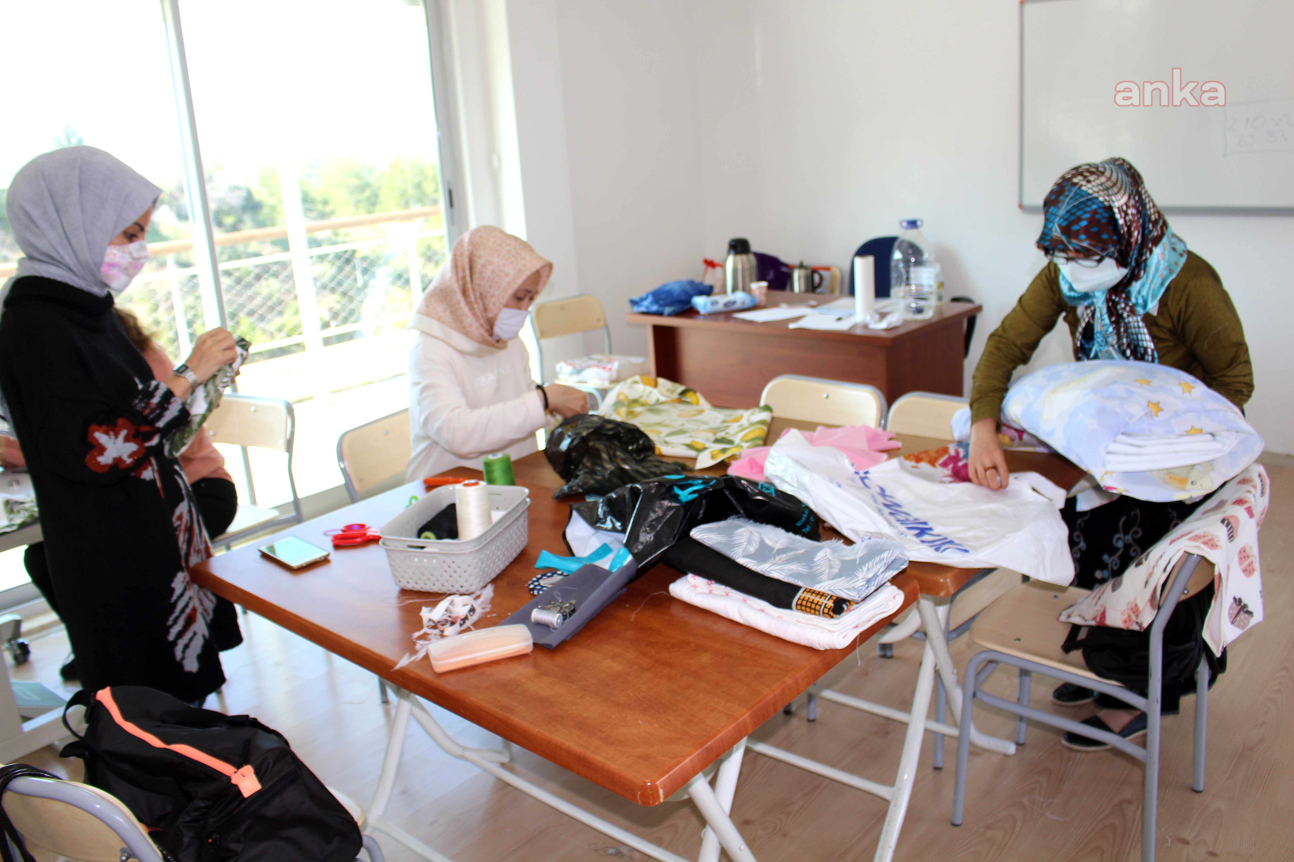 KADINLAR ATSEM KURSLARI İLE AYAKTA DURUYOR