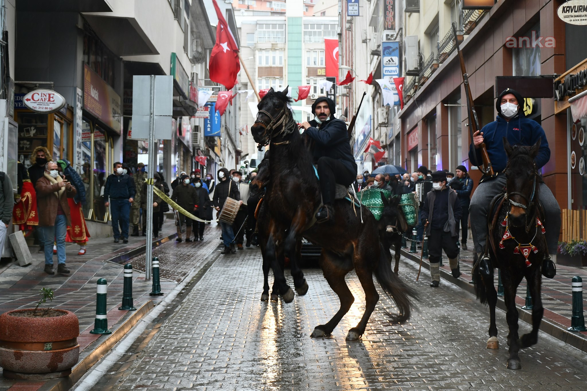 ARTVİN’İN DÜŞMAN İŞGALİNDEN KURTULUŞUNUN 100. YILI KUTLANDI