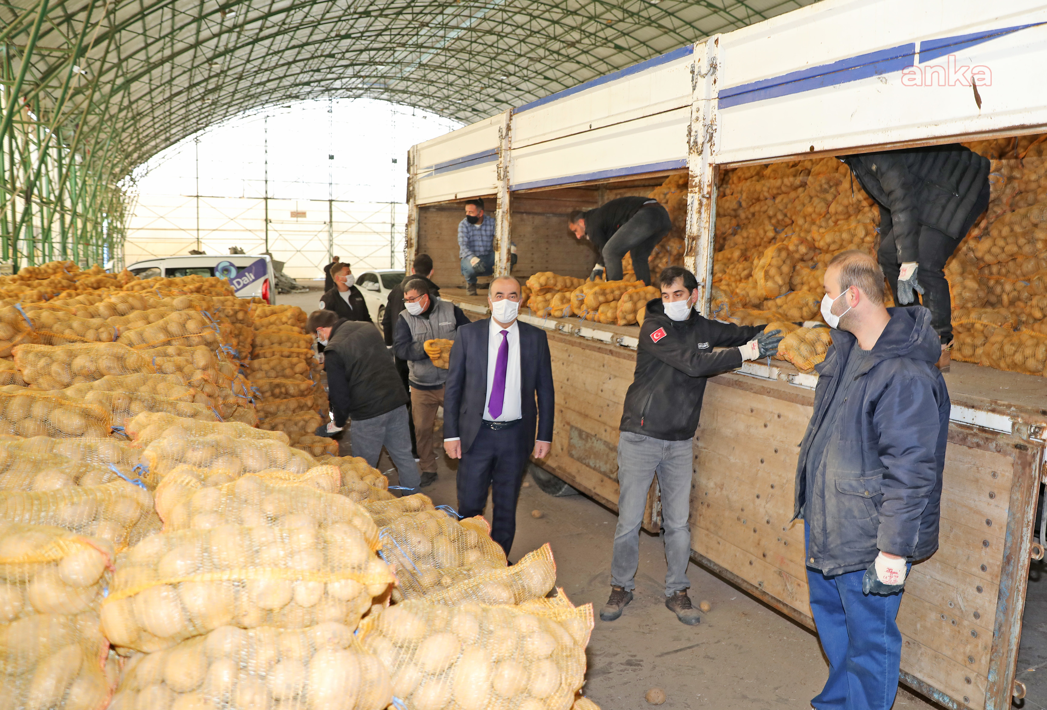 MUDANYA BELEDİYESİ’NDEN İHTİYAÇ SAHİPLERİNE 80 TON PATATES