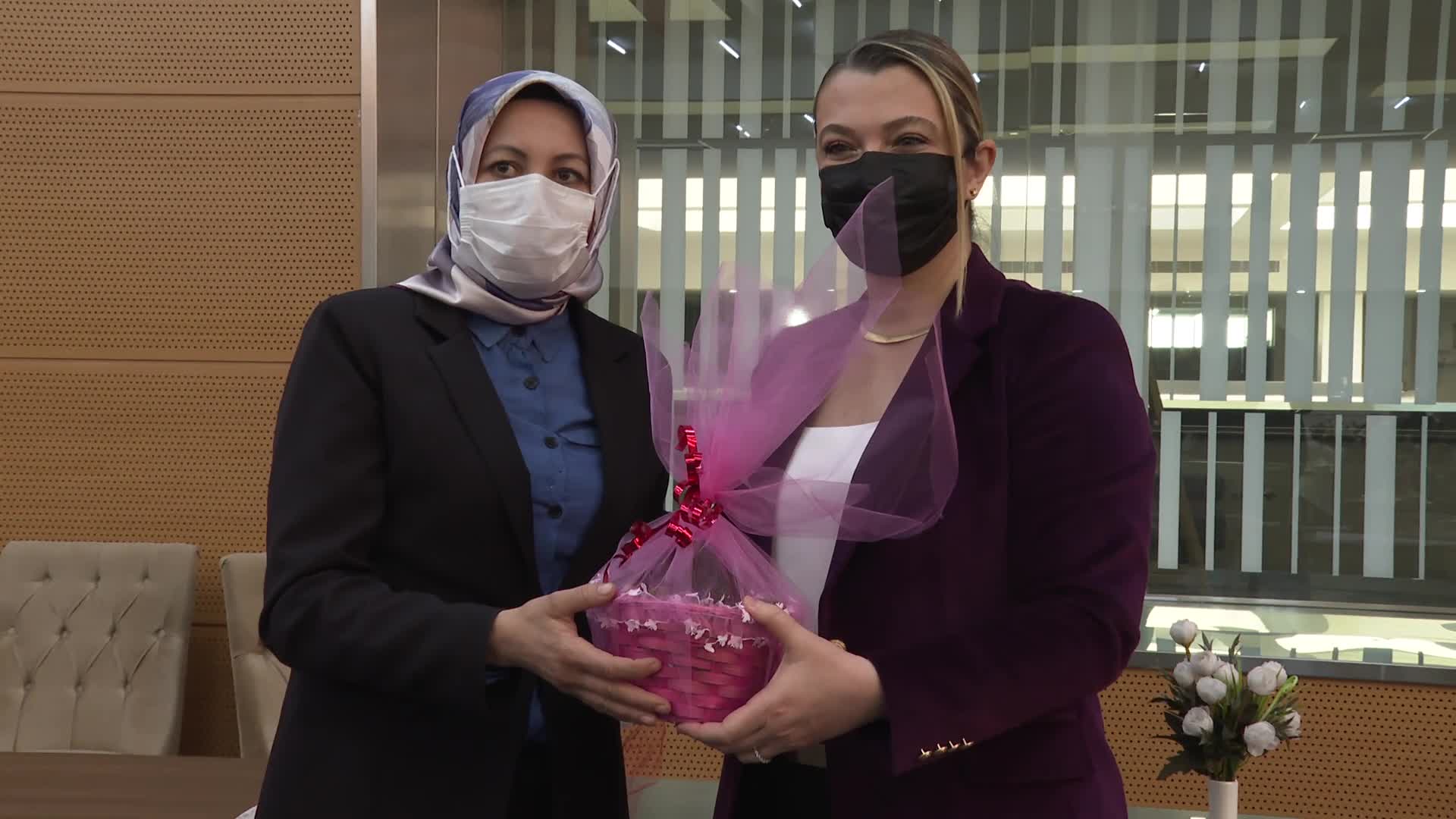 ANTALYA BÜYÜKŞEHİR, KADIN MUHTARLARI AĞIRLADI