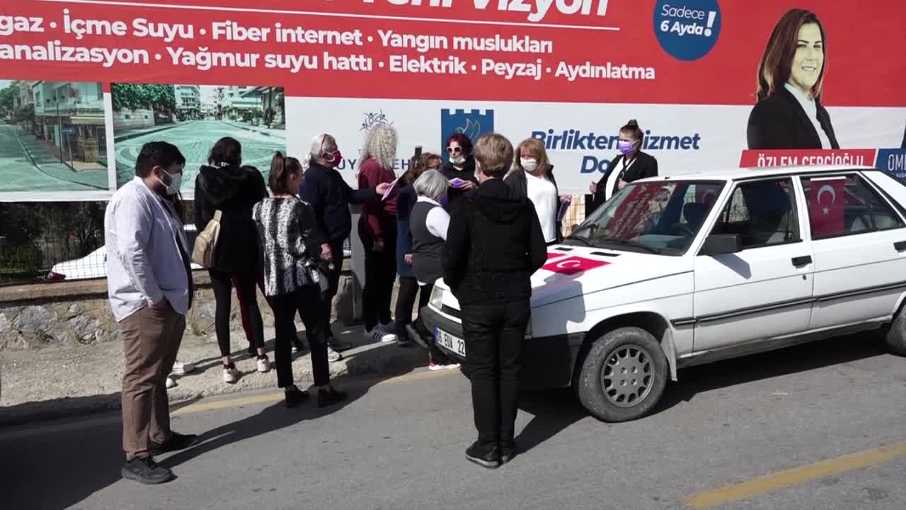KUŞADASI’NDA COŞKULU 8 MART KUTLAMASI