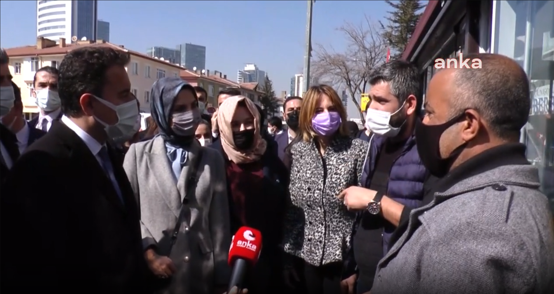 ESNAFTAN HÜKÜMETE TEPKİ:  "20 YILDIR BİZE ÇOBANLIK YAPIYORLAR, DAVAR GİBİ SÜRÜYORLAR, BİZ USANDIK"