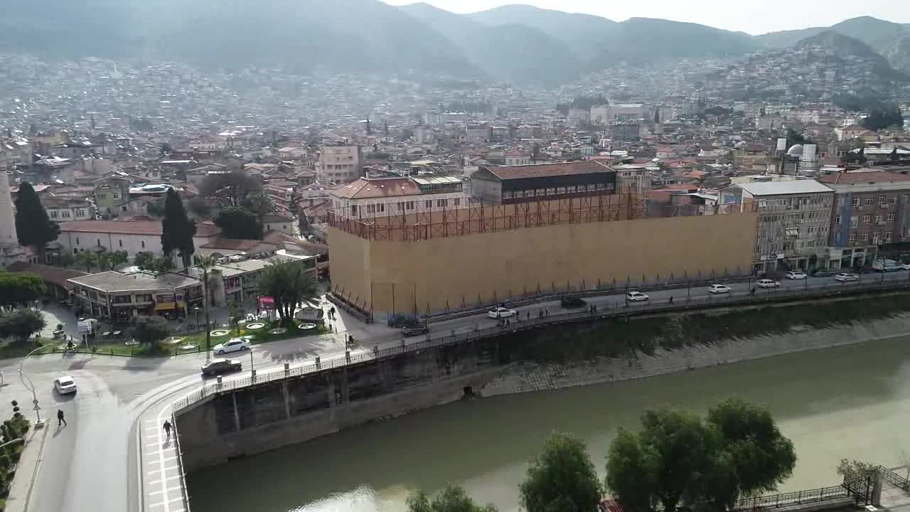 HATAY BÜYÜKŞEHİR'DEN ANTAKYA'YA KENT MEYDANI