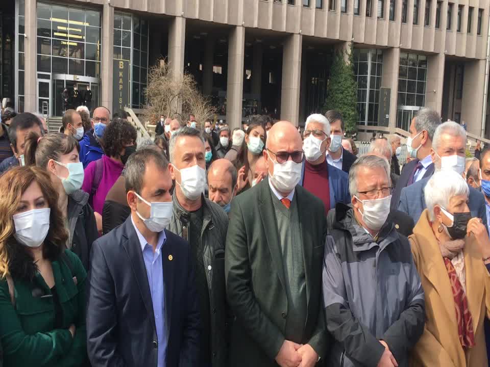 10 EKİM DAVASINDA ADALET İSTEYEN BABA: "ADALETSİZLİĞİ ADALET SARAYINDA YAŞIYORUZ"