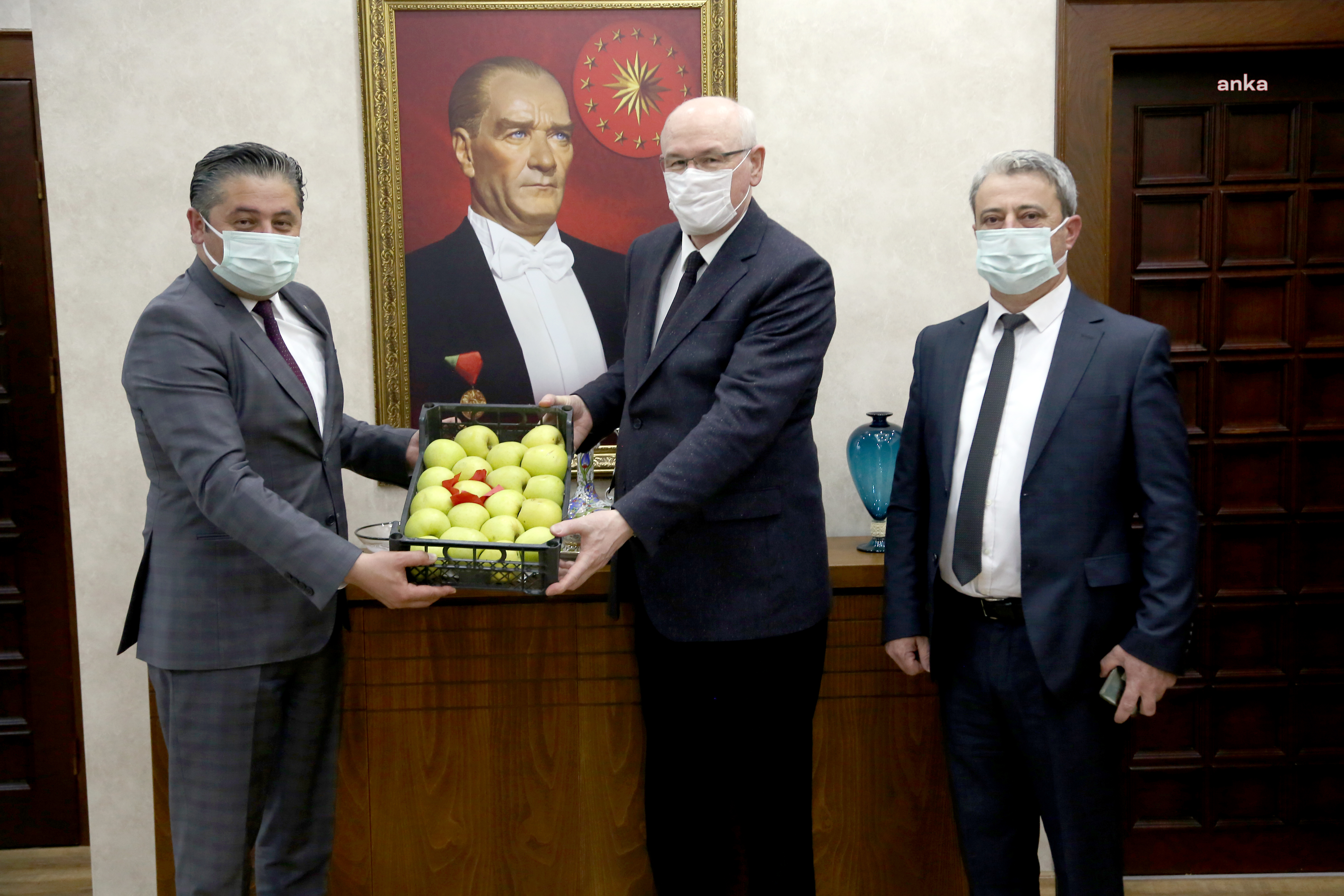 BAYRAMİÇ BELEDİYE BAŞKANI UYGUN'DAN ODUNPAZARI BELEDİYE BAŞKANI KURT'A ZİYARET