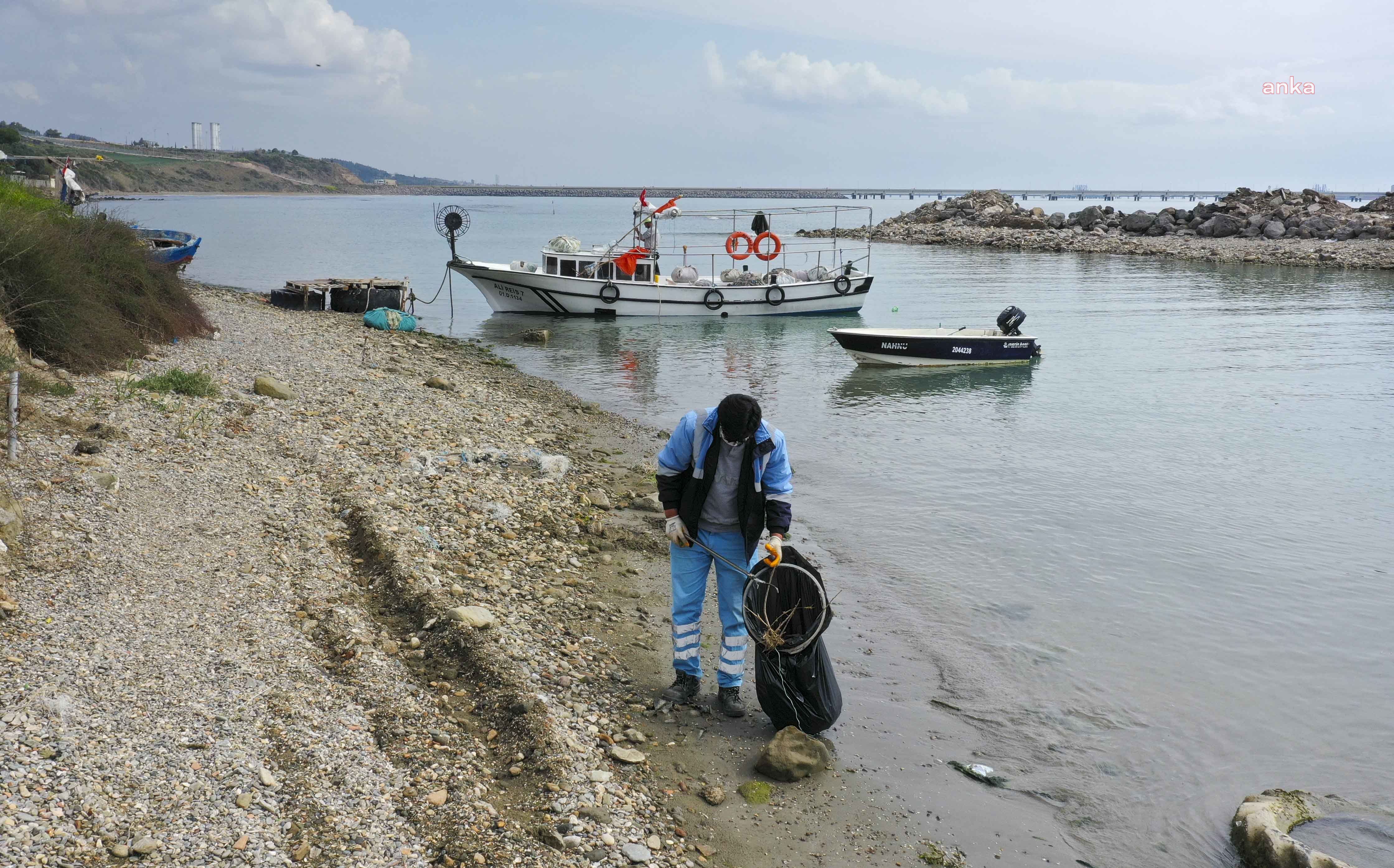 ADANA BÜYÜKŞEHİR'DEN 3 AYRI NOKTADA SAHİL TEMİZLİĞİ