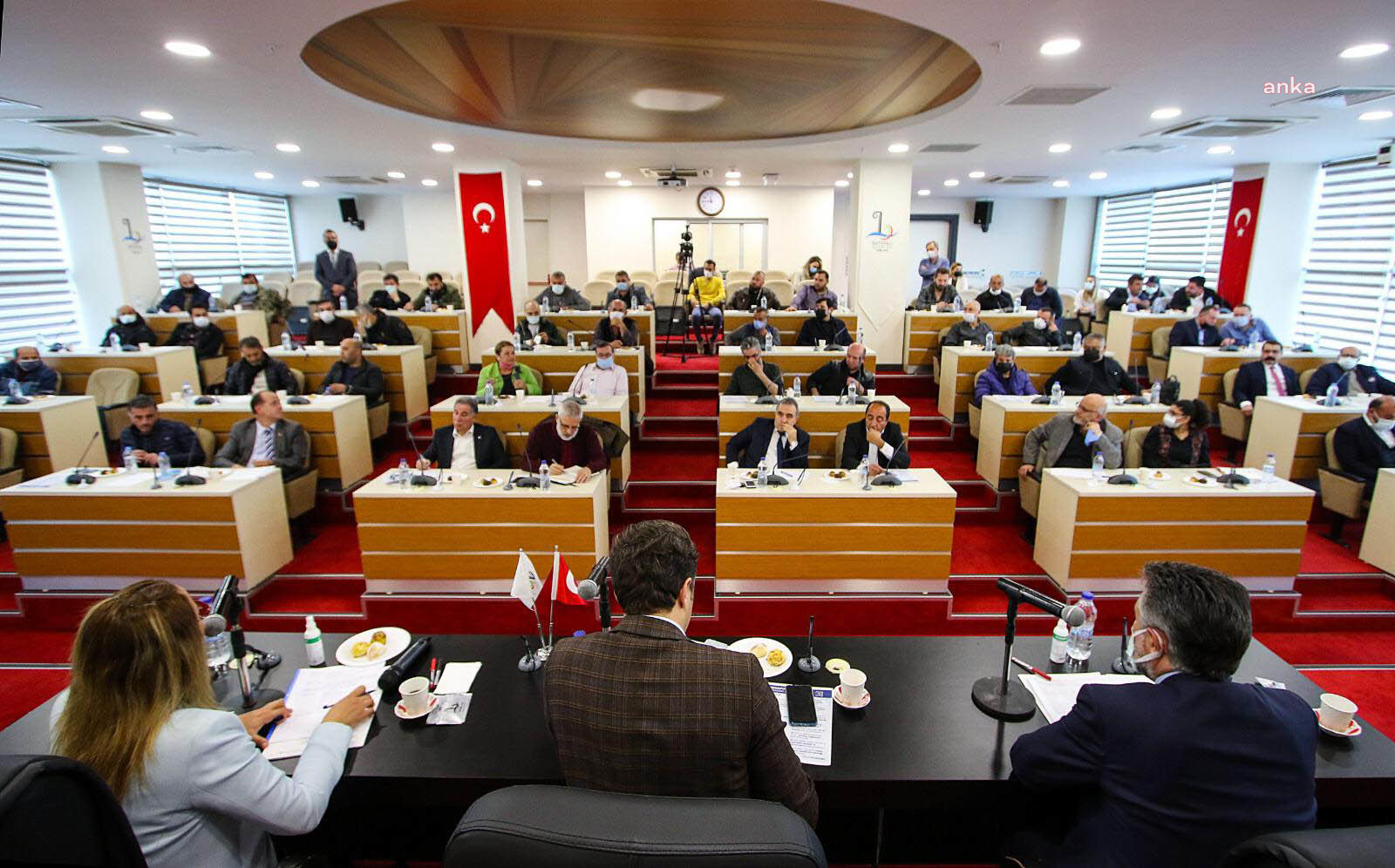 BAYRAKLI BELEDİYE BAŞKANI SANDAL, ESNAFIN SORUNLARINI DİNLEDİ
