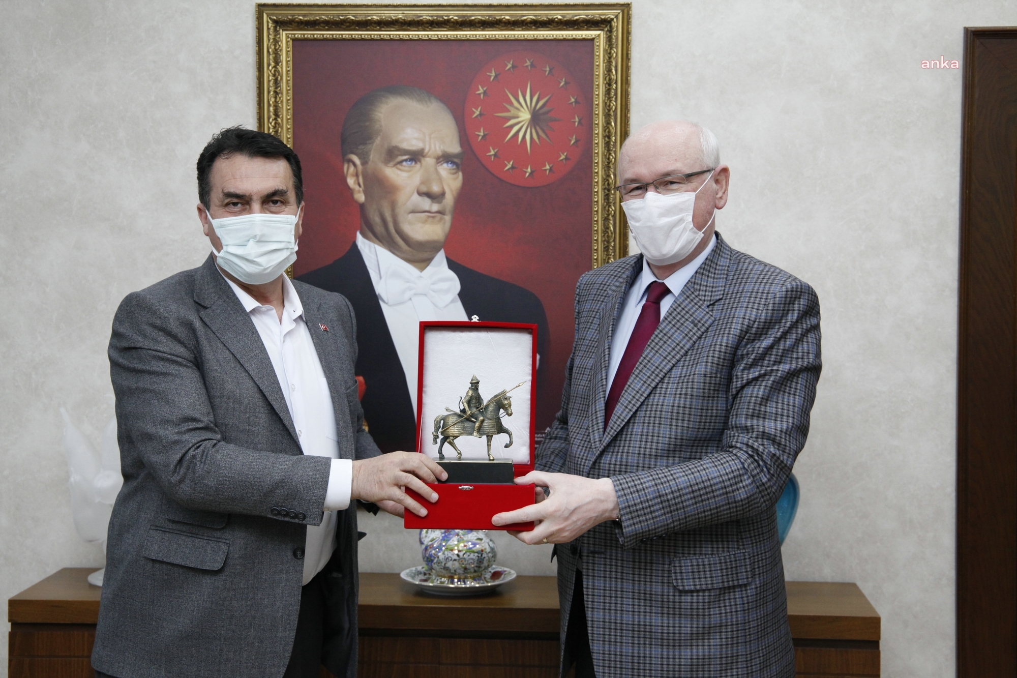 OSMANGAZİ BELEDİYE BAŞKANI DÜNDAR'DAN ODUNPAZARI BELEDİYE BAŞKANI KURT'A ZİYARET