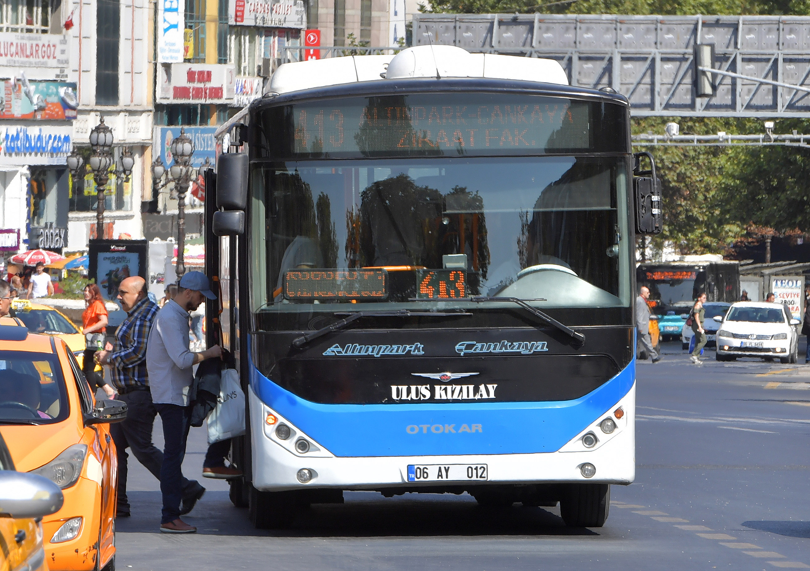 MANSUR YAVAŞ’TAN ULAŞIM EMEKÇİLERİNE DESTEK