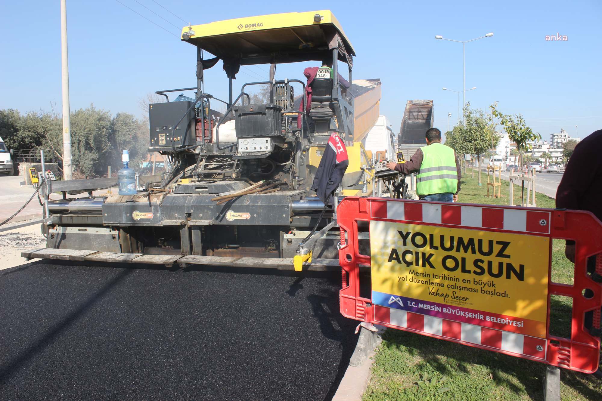 MERSİN BÜYÜKŞEHİR YOL YAPIM EKİPLERİ, 6 İLÇEDE ÇALIŞMA YÜRÜTÜYOR