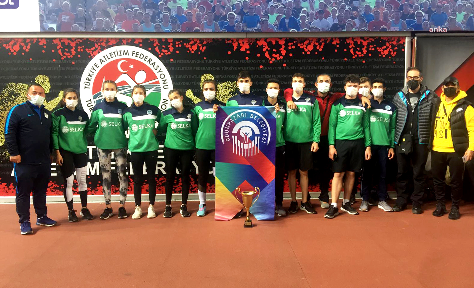 ODUNPAZARI BELEDİYESİ ERKEK ATLETİZM TAKIMI, TÜRKİYE ŞAMPİYONU OLDU