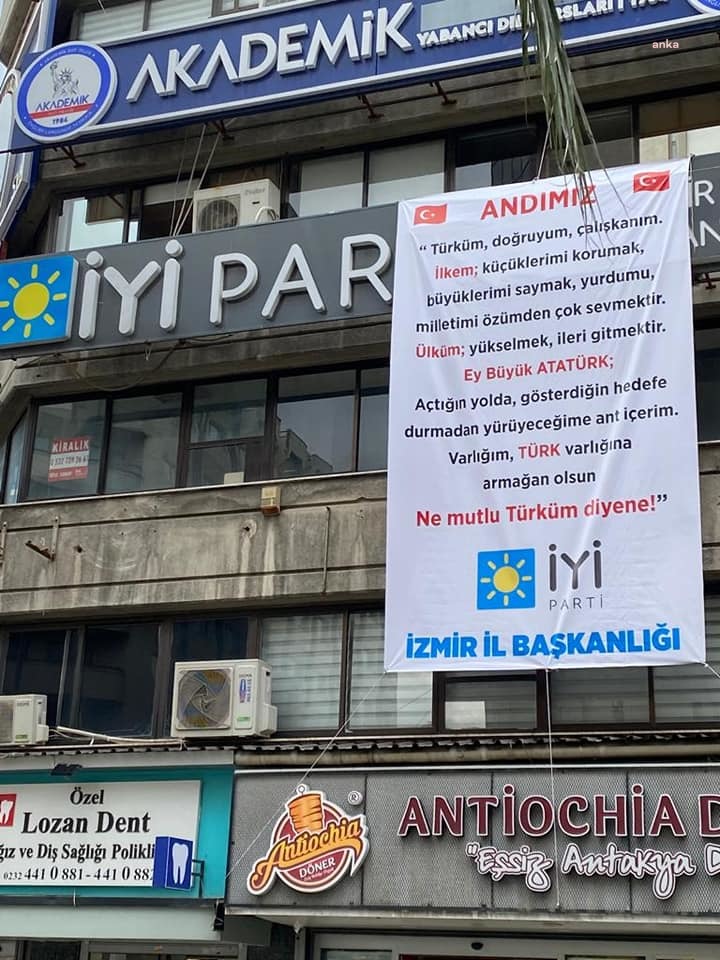 ANDIMIZ'IN KALDIRILMASINA İZMİR'DEN PANKARTLI TEPKİ
