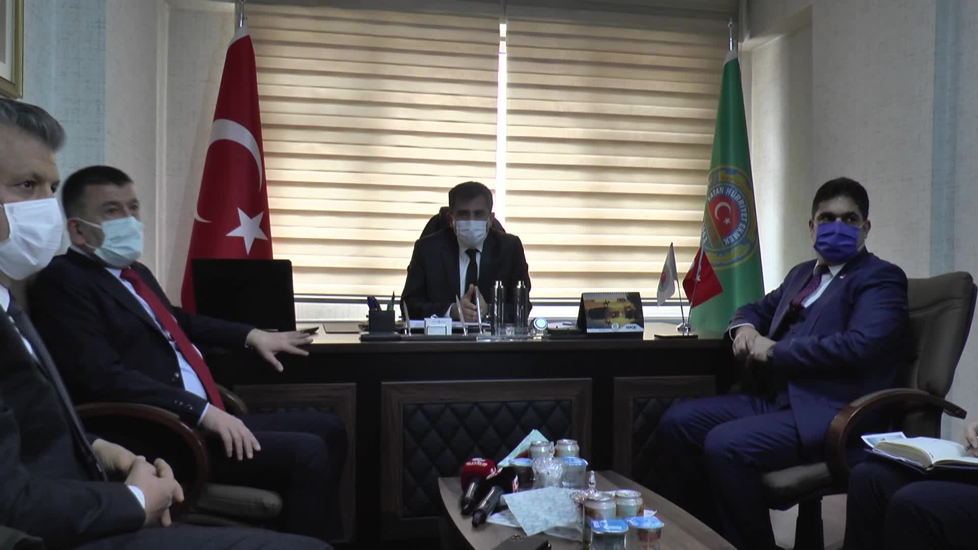 VAN ESNAFI KURLARDAN ŞİKAYETÇİ, İRAN SINIR KAPISININ AÇILMASINI İSTİYOR