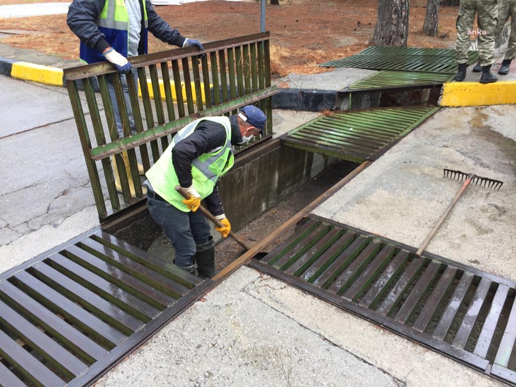 BURHANİYE’DE YAĞMUR EKİBİ SABAHA KADAR NÖBETTE