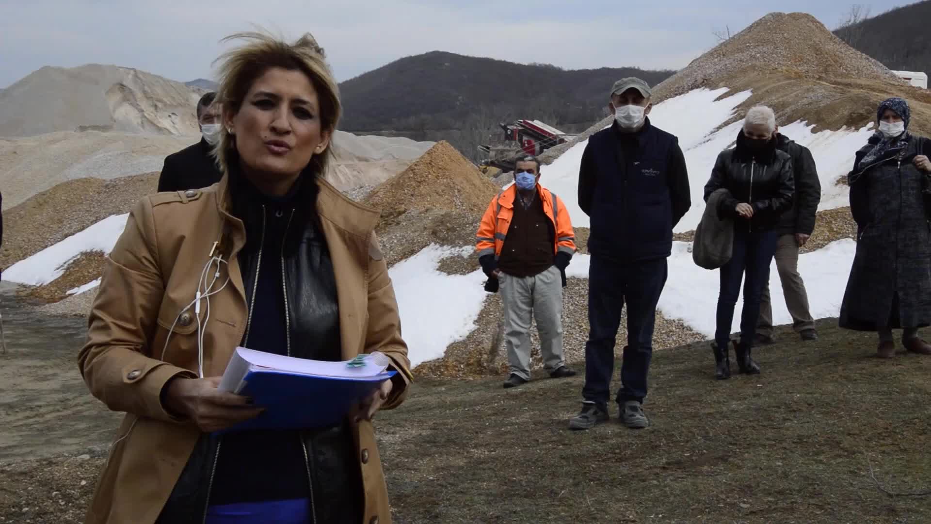 KÖYLÜLERDEN BELEDİYEYE TAŞ OCAĞI TEPKİSİ: "MUSLUKLARIMIZDAN SU AKMIYOR, HİÇBİR HİZMET YOKKEN DOĞAMIZ YOK EDİLİYOR"
