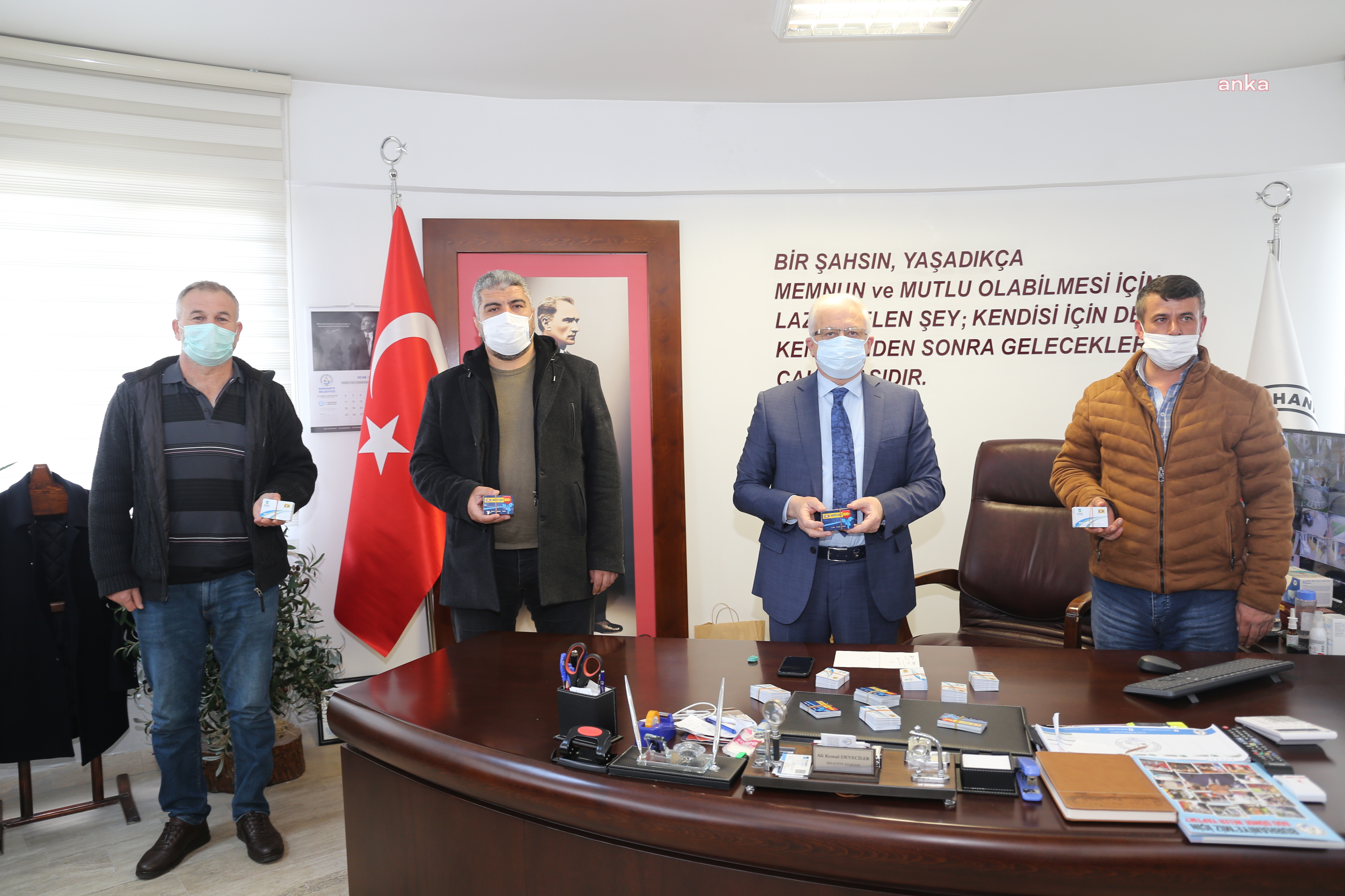 BURHANİYE'DE MİNİBÜS VE SERVİS ŞOFÖRLERİNE ALIŞVERİŞ KARTI DESTEĞİ