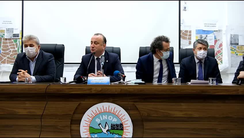 "AKRABA ATAMALARI" İDDİALARINA SİNOP BELEDİYE BAŞKANI AYHAN'DAN YANIT: "HİLMİ GÜLER'E SORSUNLAR, KAÇ MAKAM İŞGAL ETTİKLERİNİ"