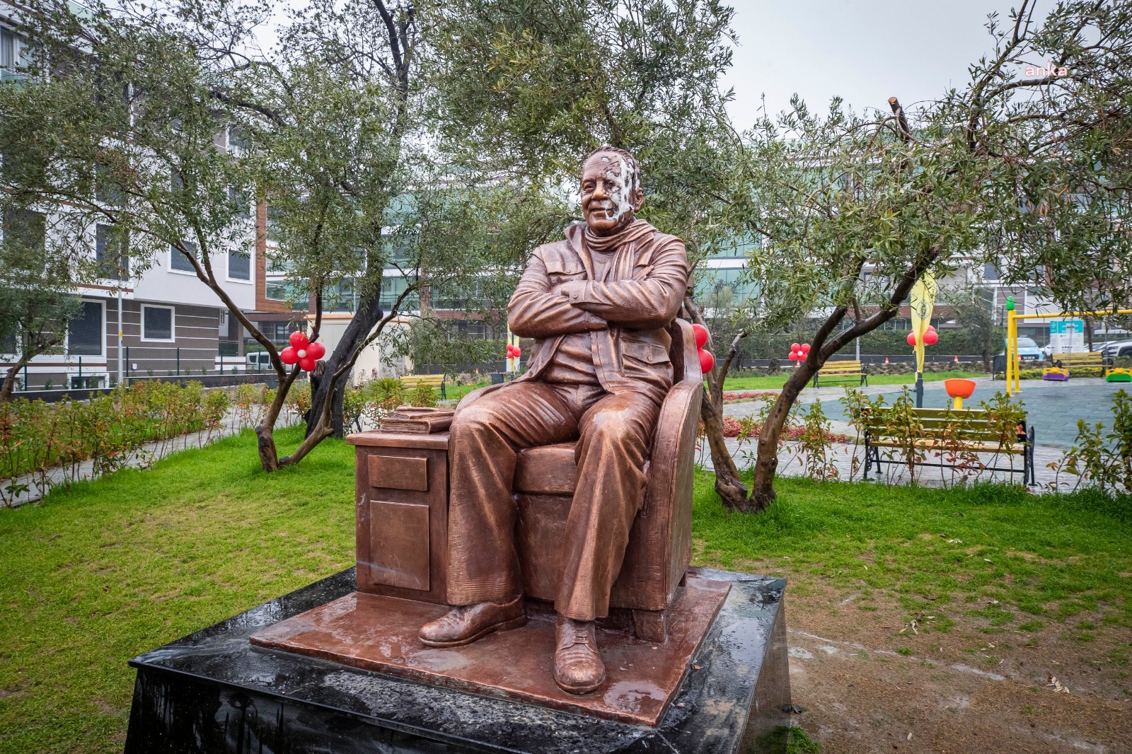 TUNÇ SOYER, BEKİR COŞKUN HEYKELİNE YAPILAN SALDIRIYI KINADI