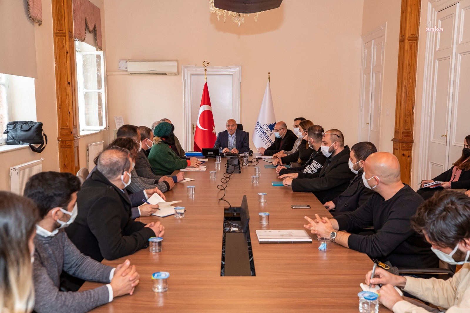 İZMİR'DE SANATÇILARA 1 MİLYON 500 BİN TL DESTEK