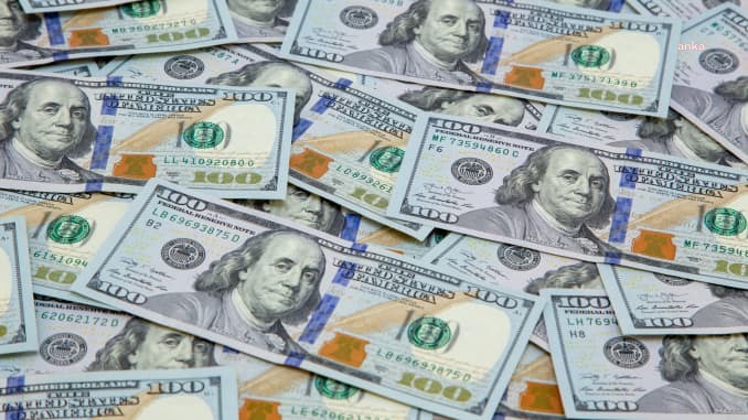 DOLAR 7,89 SEVİYESİNDE BAŞLADI