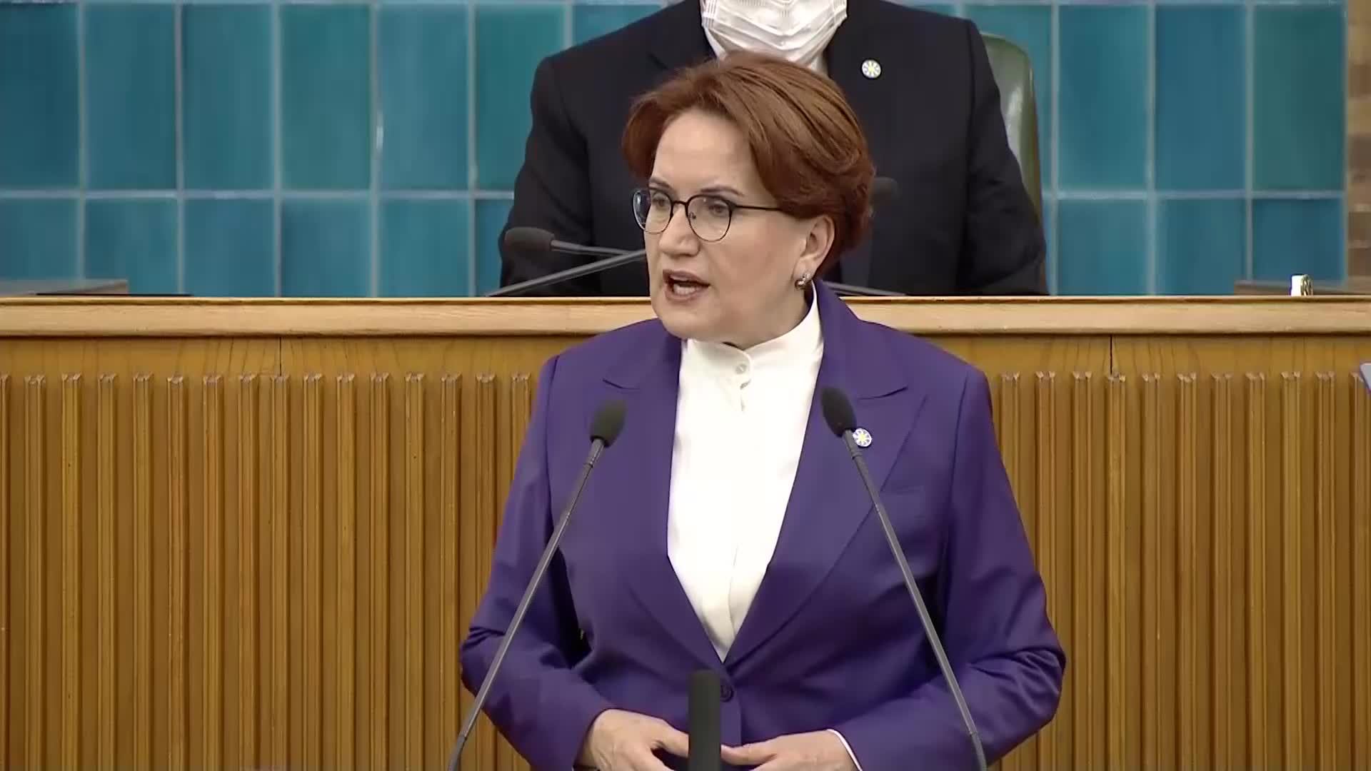 AKŞENER: SİZİ NASIL BİR ATEŞE ATIYORLAR Kİ GÖREVDEN ALININCA BU KADAR RAHATLIYOR, ÜSTÜNE ŞÜKRANLARINIZI SUNUYORSUNUZ?