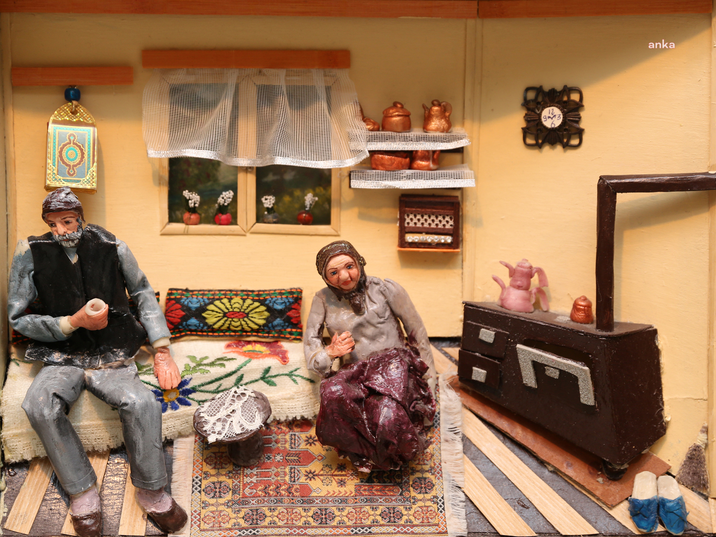 KÜÇÜKÇEKMECE BELEDİYESİ'NDEN "3 EL RÖLYEF" SERGİSİ