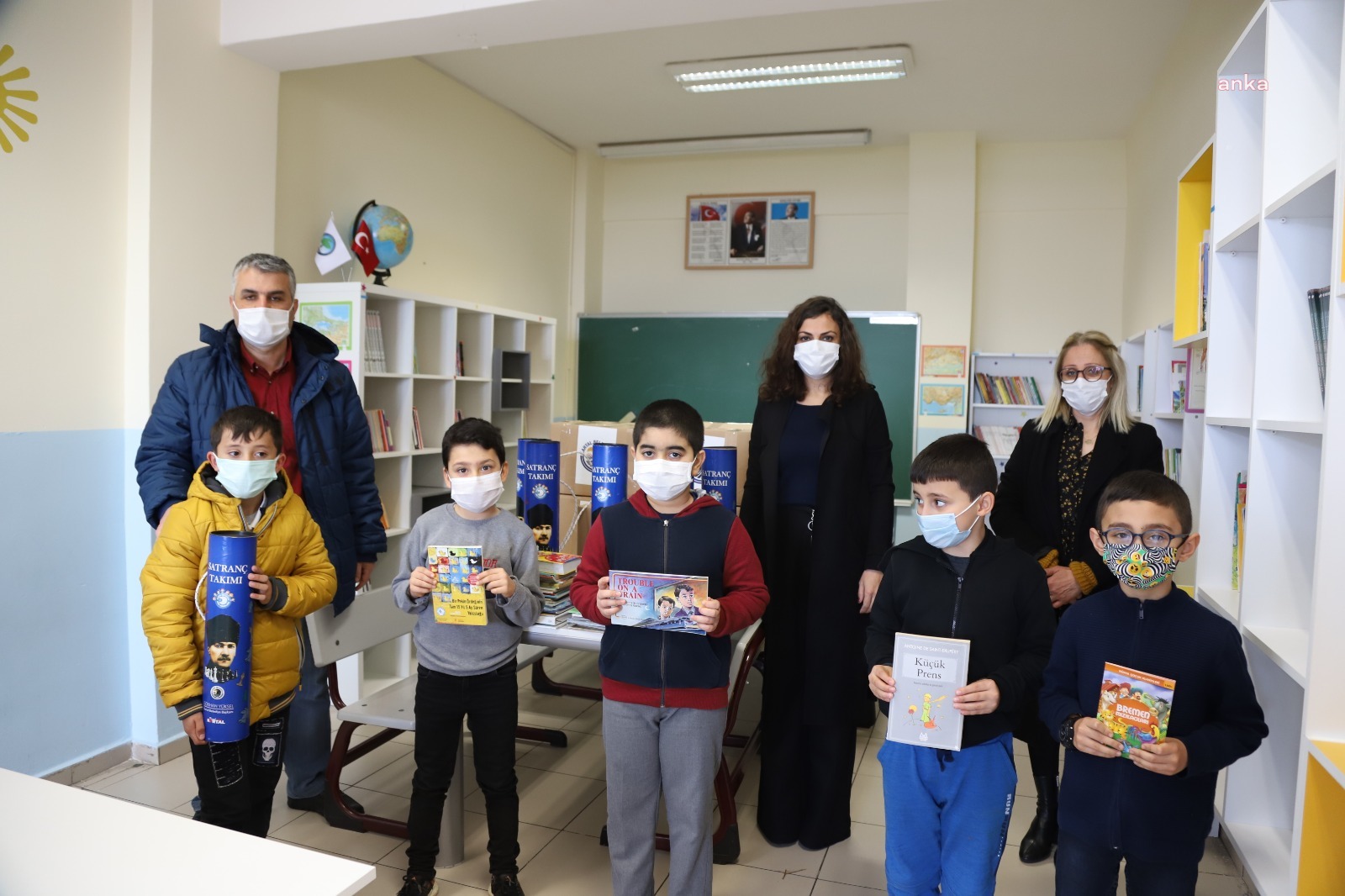 KARTAL BELEDİYESİ'NDEN HESNA GÜNDEŞ İLKOKULU'NA KİTAP BAĞIŞI