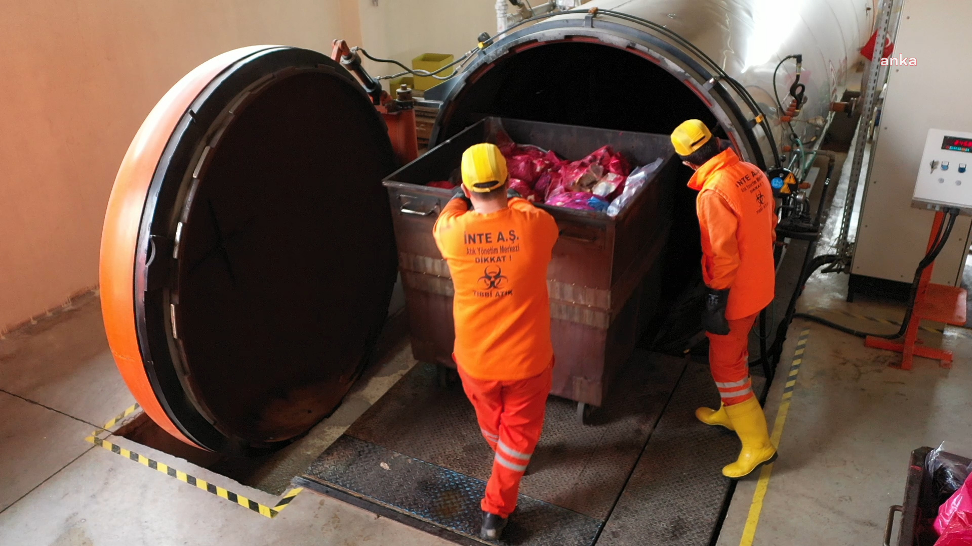 MERSİN BÜYÜKŞEHİR, PANDEMİ SÜRECİNDE 2 MİLYON 852 TON TIBBİ ATIĞI BERTARAF ETTİ