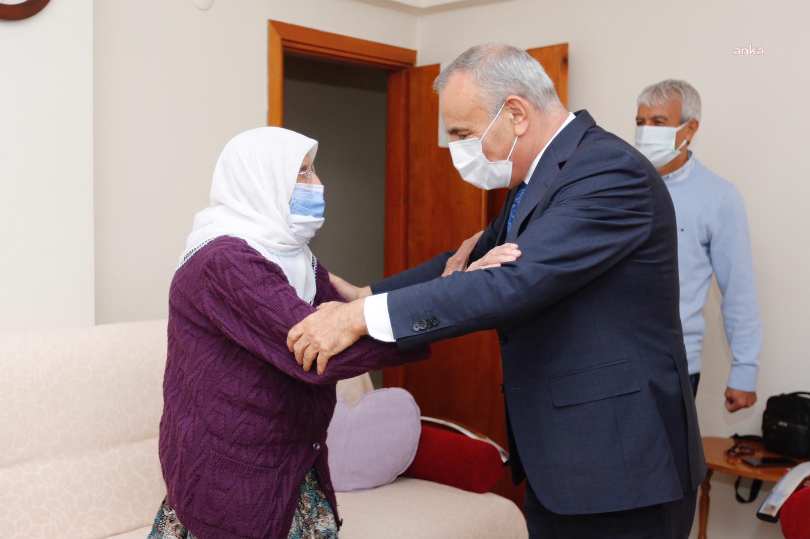 KÜÇÜKÇEKMECE BELEDİYE BAŞKANI ÇEBİ'DEN İLÇENİN ASIRLIK ÇINARLARINA ZİYARET