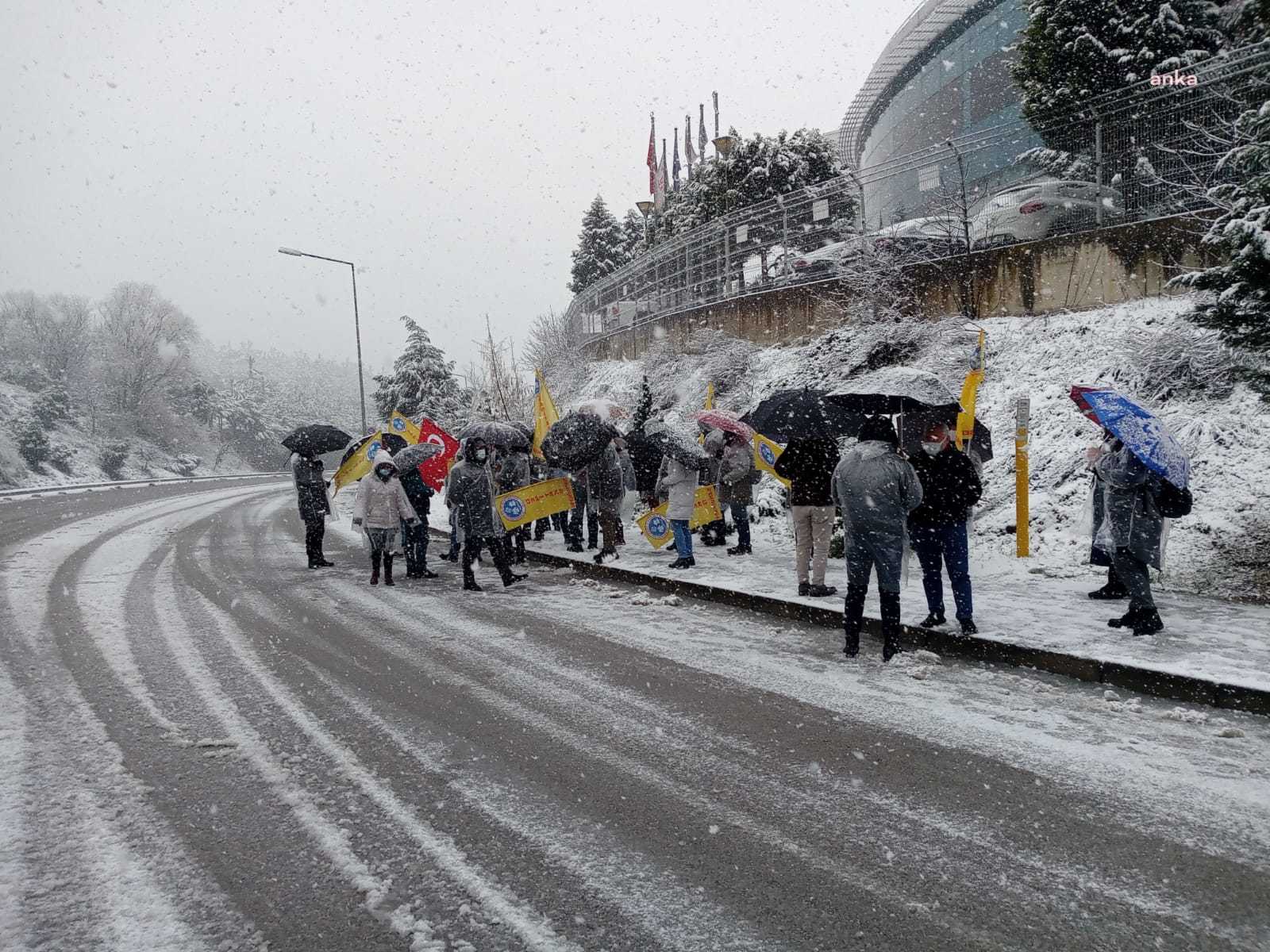 32 GÜNDÜR EYLEMDE OLAN İŞÇİLER, HAKLARINI İSTEDİ