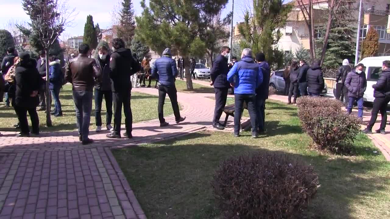 KONYA'DA ESNAF İSYAN ETTİ: "KONGRELER DOLU DÜKKANLAR KAPALI"