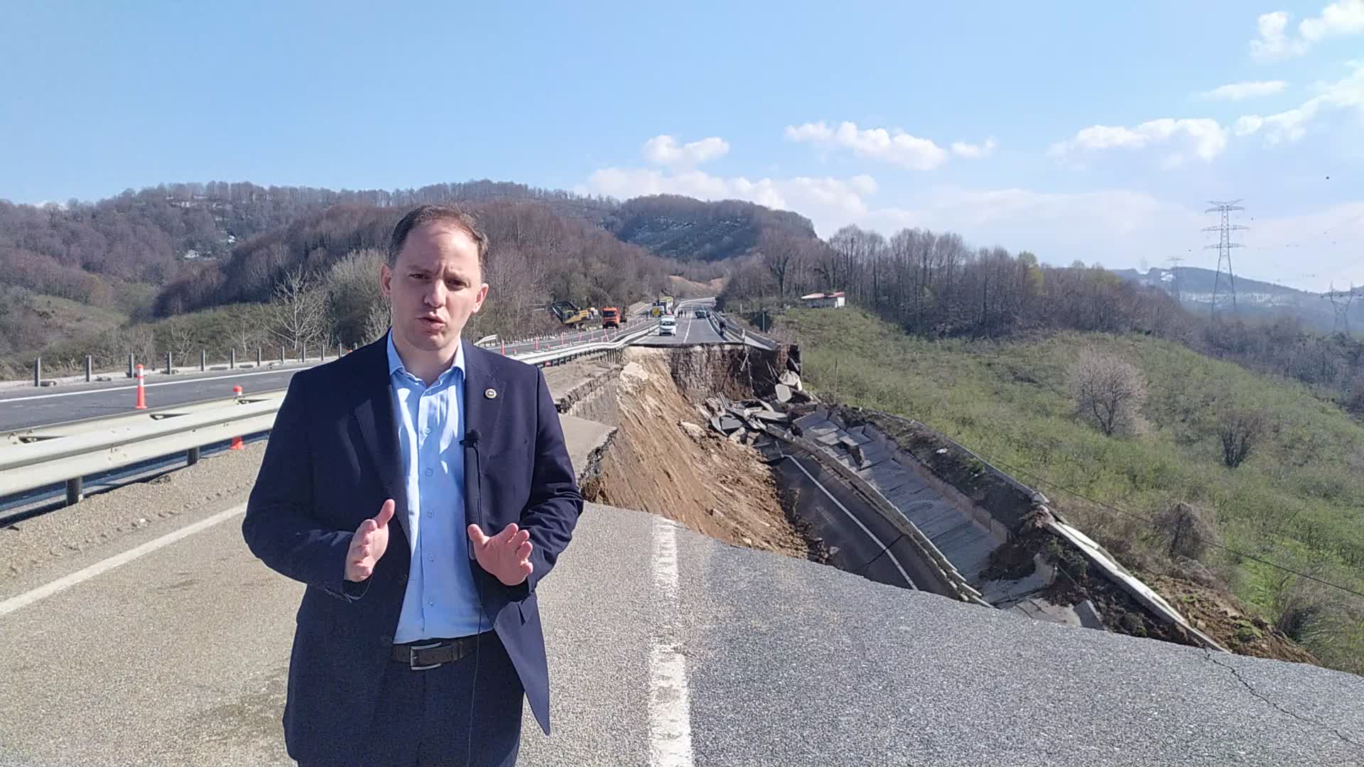 ÇÖKEN DÜZCE YOLUNU İNCELEYEN YAVUZYILMAZ: "METEOR DÜŞMÜŞ GİBİ"