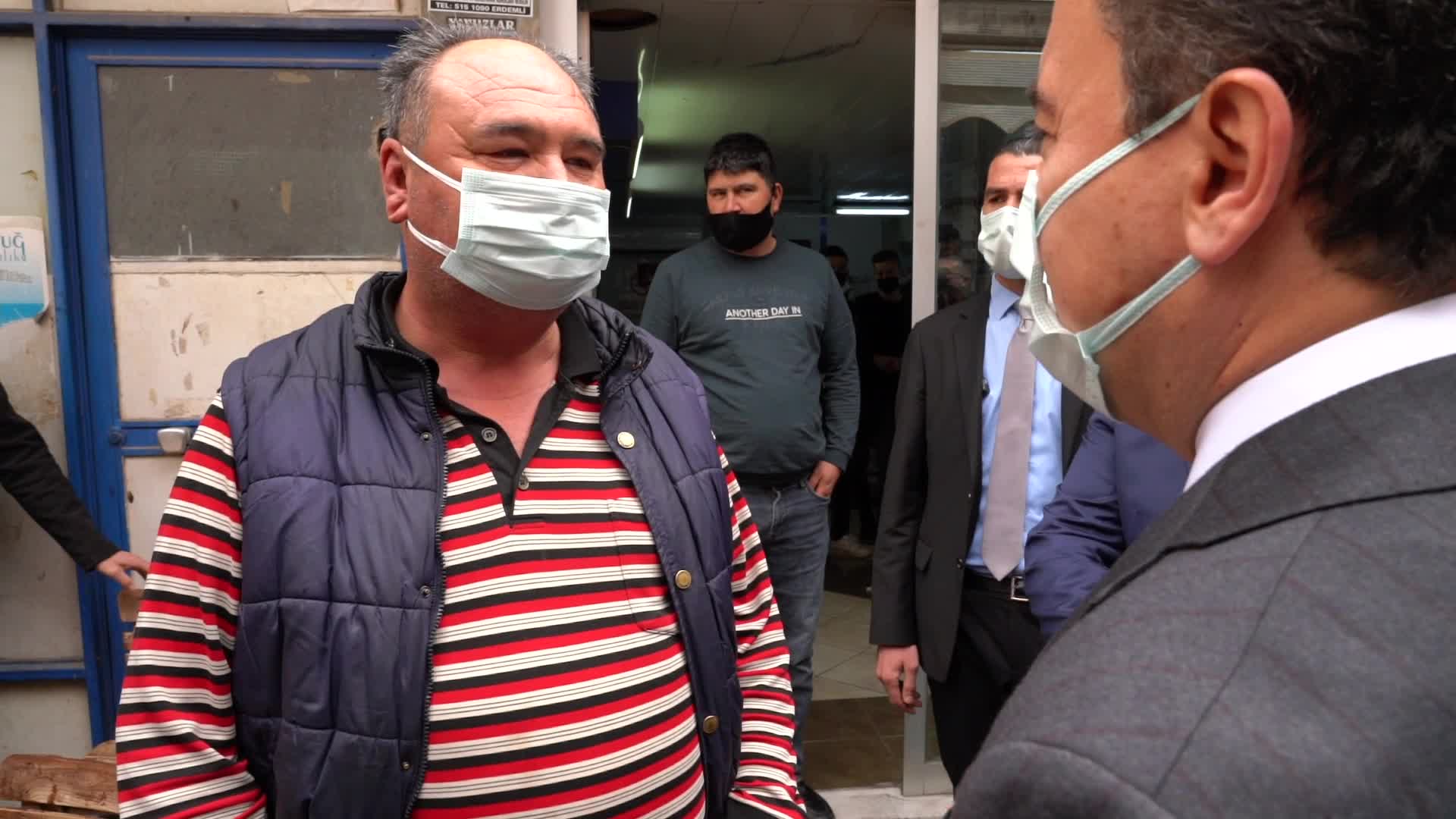 ESNAFTAN CUMHURBAŞKANI ERDOĞAN'A DÖVİZ TEPKİSİ: "NEYİ BOZDURACAĞIM, ZATEN BORÇLUYUM BEN"