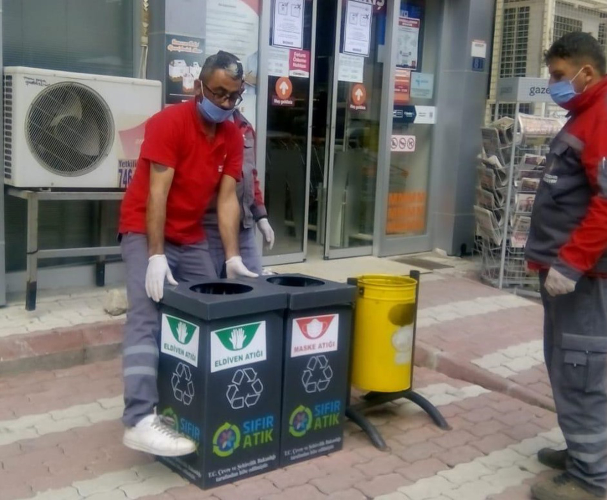 SEYDİŞEHİR'DE MASKE VE ELDİVENLER GELİŞİ GÜZEL YERLERE ATILMAYACAK