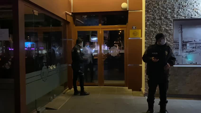 KILIÇDAROĞLU, ÇEKMEKÖY’DE YOKSUL VATANDAŞLARIN YAŞADIĞI MAHALLEYİ ZİYARET ETTİ... BEŞ ÇOCUKLU ANNE:"ÇOCUKLARIM OKULA AÇ GİDİYOR, ÇÖPTEN BULDUĞUMUZ PATATESLERİ YİYORUZ"
