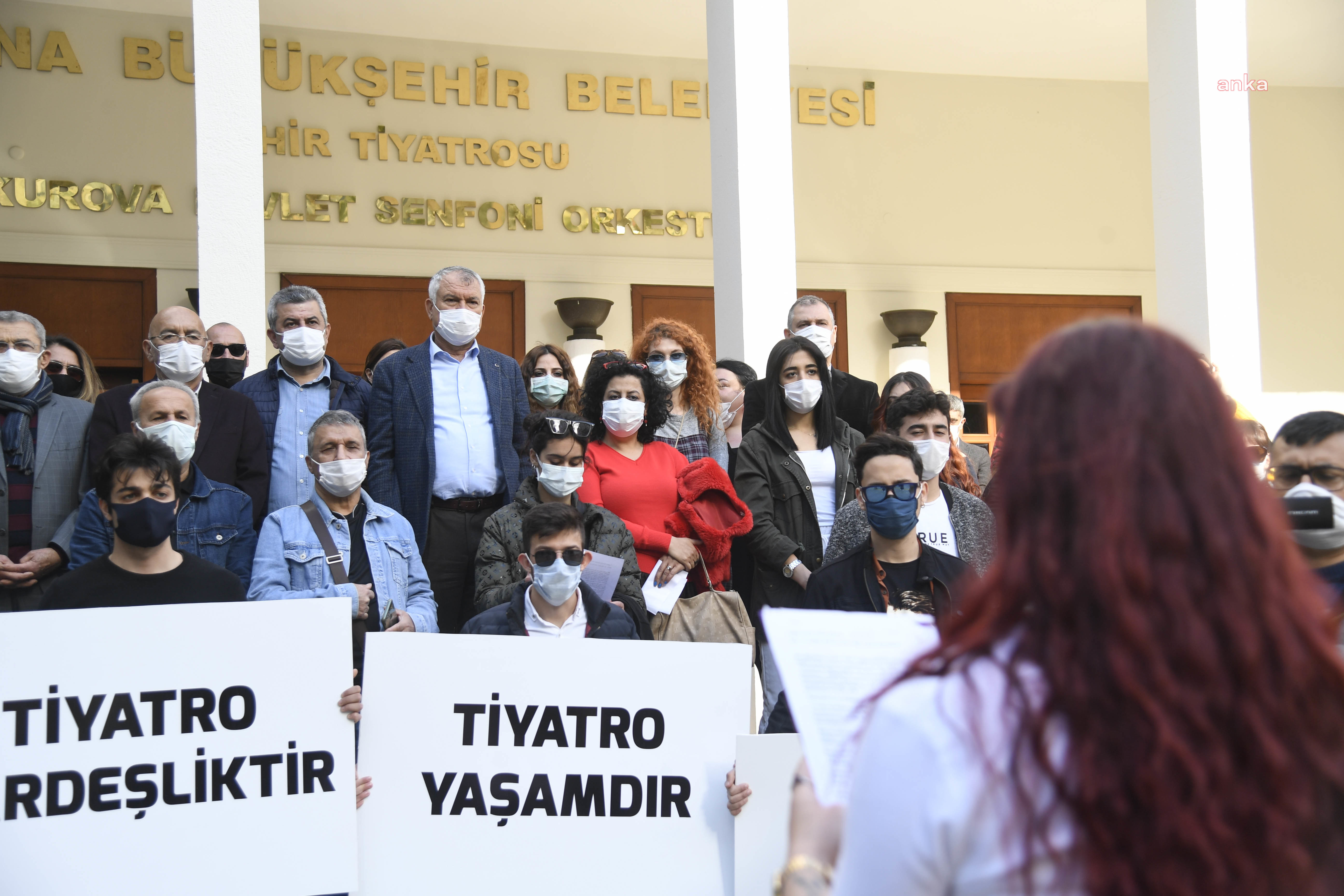 ADANA BÜYÜKŞEHİR BELEDİYE BAŞKANI ZEYDAN KARALAR'DAN DÜNYA TİYATRO GÜNÜ'NDE TİYATROCULARA DESTEK