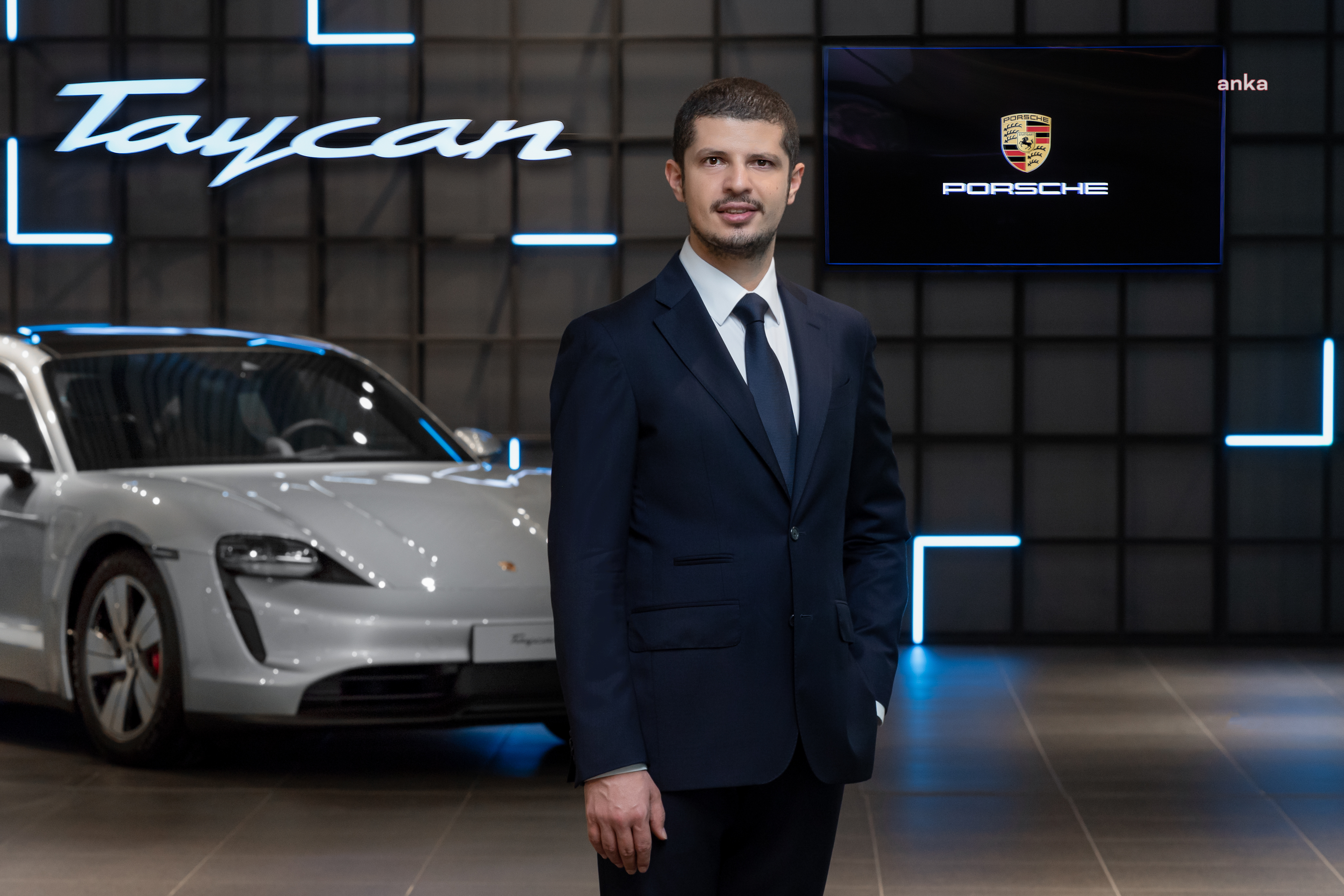 PORSCHE, TÜM ELEKTRİKLİ OTOMOBİLLER İÇİN TÜRKİYE’YE ŞARJ AĞI KURDU