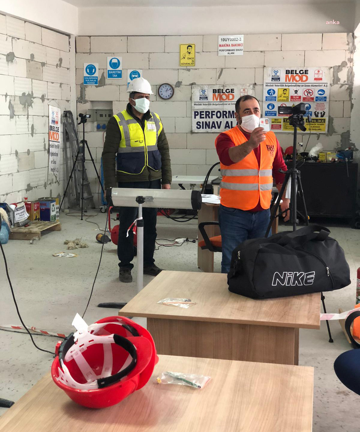 YENİMAHALLE'DE BELEDİYE ÇALIŞANLARINA YÖNELİK MESLEKİ YETERLİLİK SINAVLARI BAŞLADI