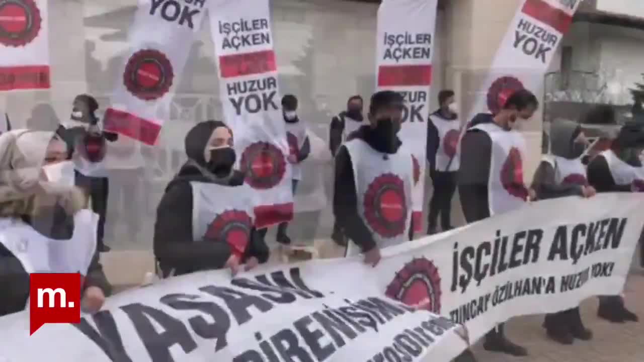 KOD 29'LA İŞTEN ATILAN MİGROS İŞÇİLERİ PATRON ÖZİLHAN'IN EVİNİN ÖNÜNDE EYLEM YAPTI