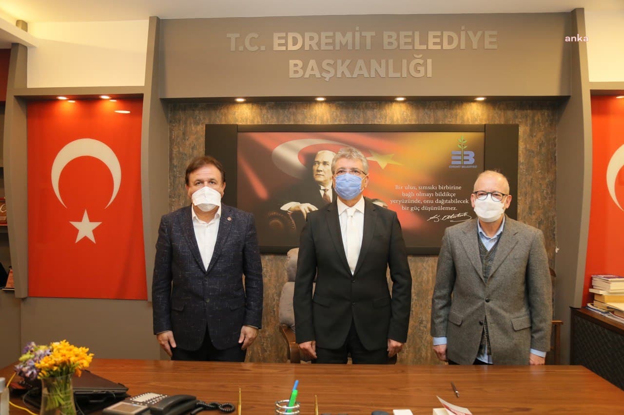 EDREMİT ANIT ÇEŞMESİ, İLÇENİN TARİHİNİ VE KÜLTÜRÜNÜ YANSITACAK