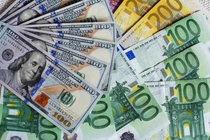 DOLAR 8,35 EURO 9,84 TL'NİN ÜZERİNDE İŞLEM GÖRÜYOR