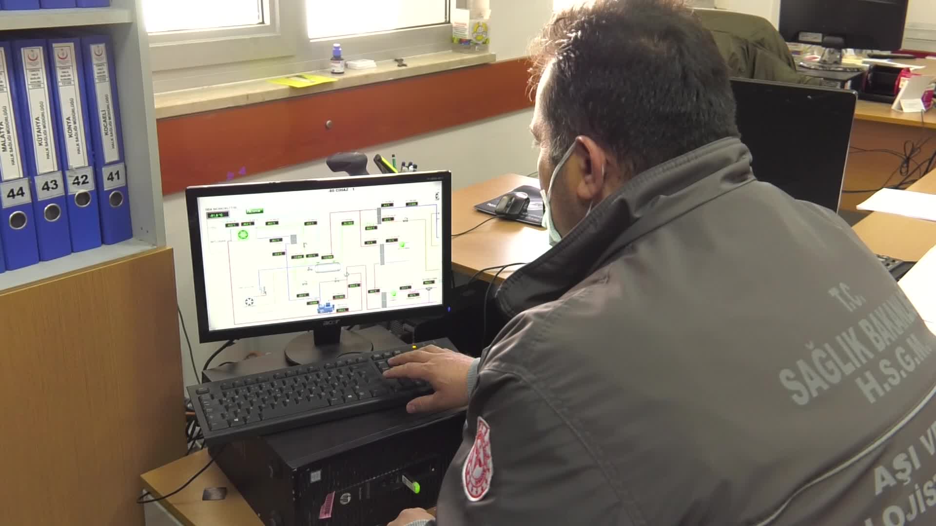 2.8 MİLYON DOZ BİONTECH AŞISI TÜRKİYE'YE GETİRİLDİ