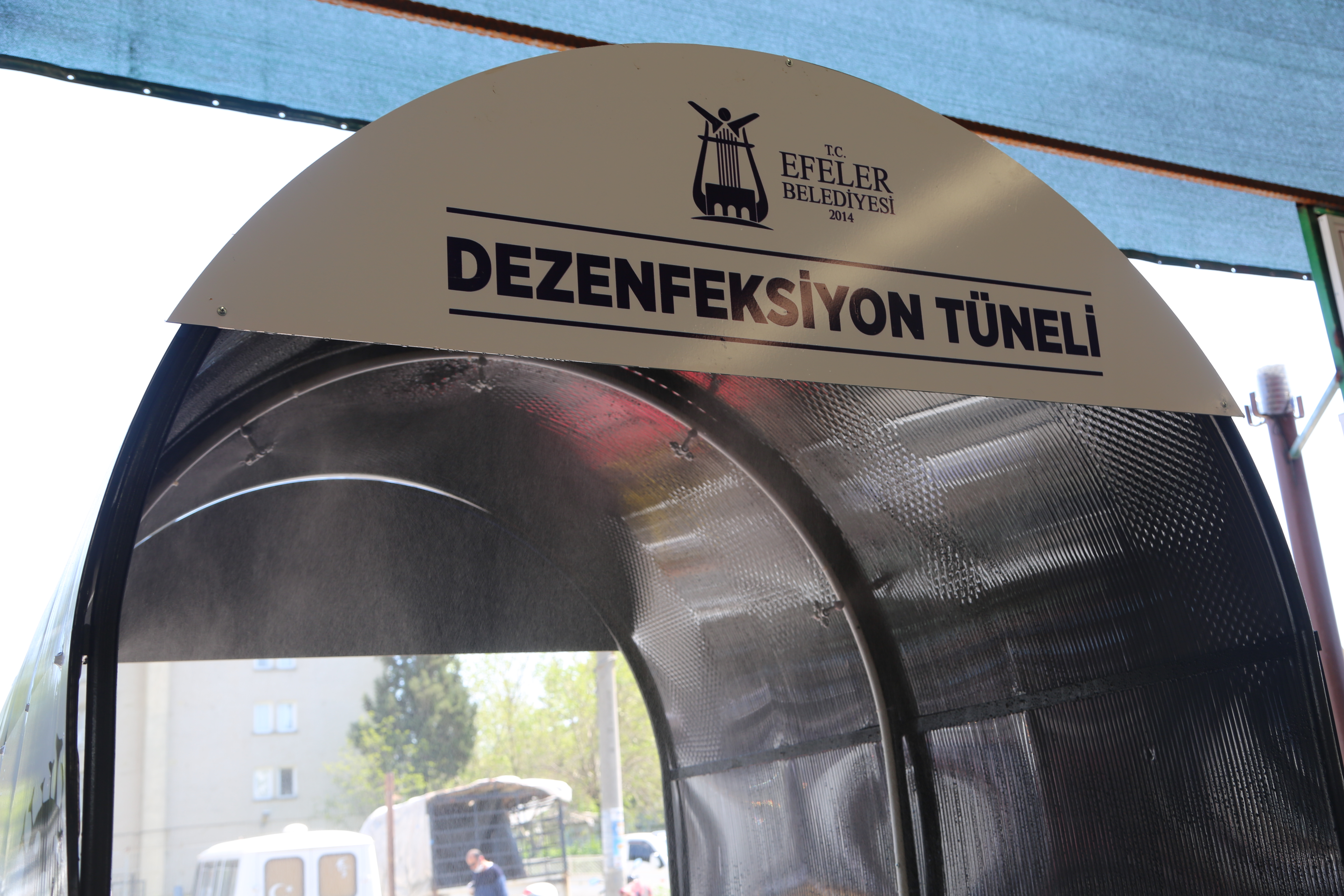 EFELER BELEDİYESİ’NDEN DEZENFEKSİYON TÜNELİ