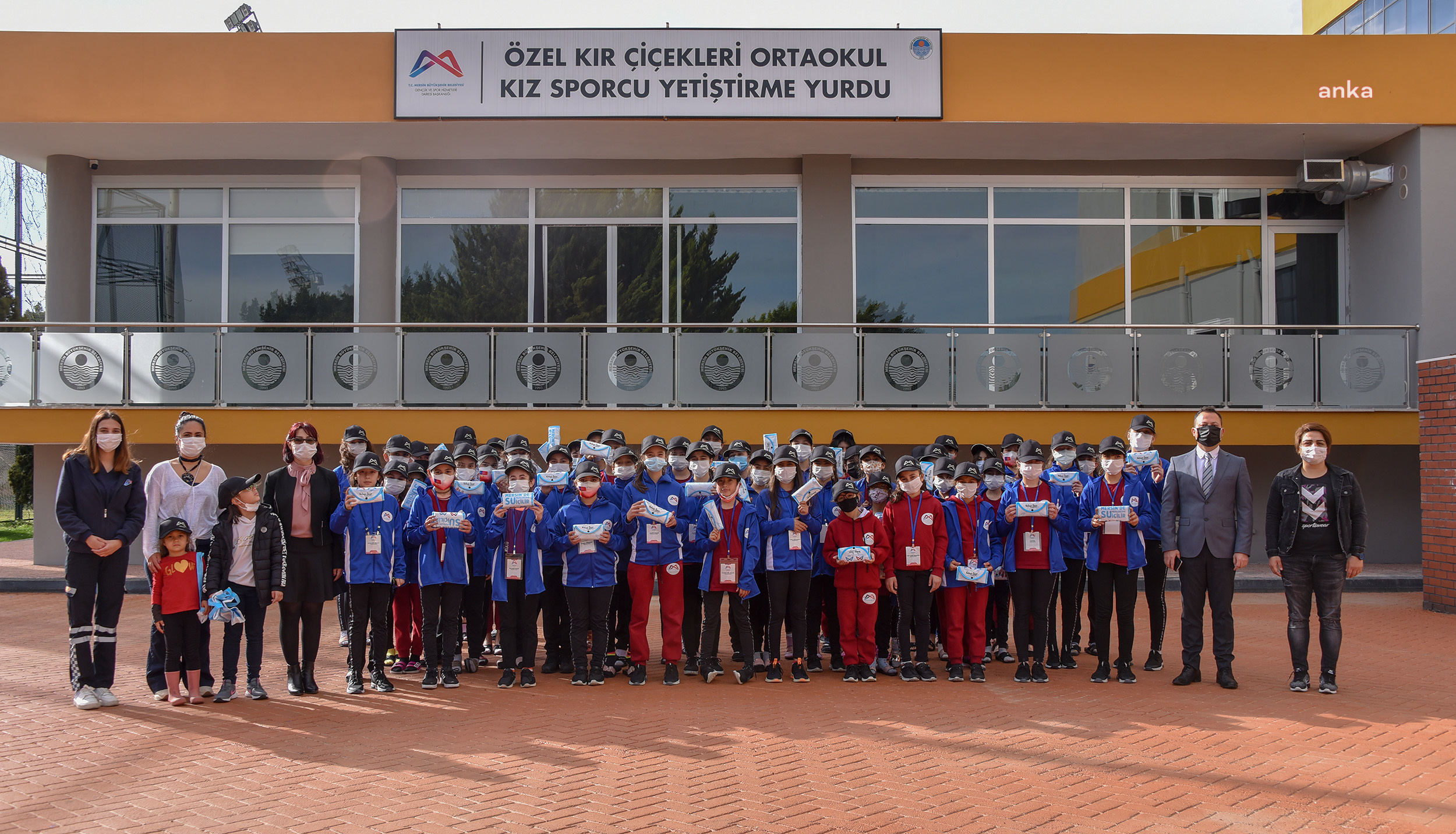 MERSİN'DE GELECEĞİN SPORCULARINA SUYUN ÖNEMİ ANLATILDI