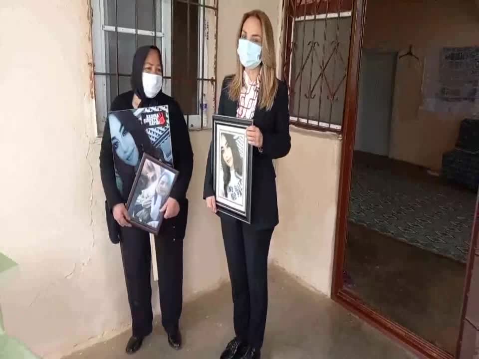 CHP’Lİ NAZLIAKA KADIN CİNAYETİNE KURBAN GİDEN ZEYNEP’İN ANNESİNİ ZİYARET ETTİ