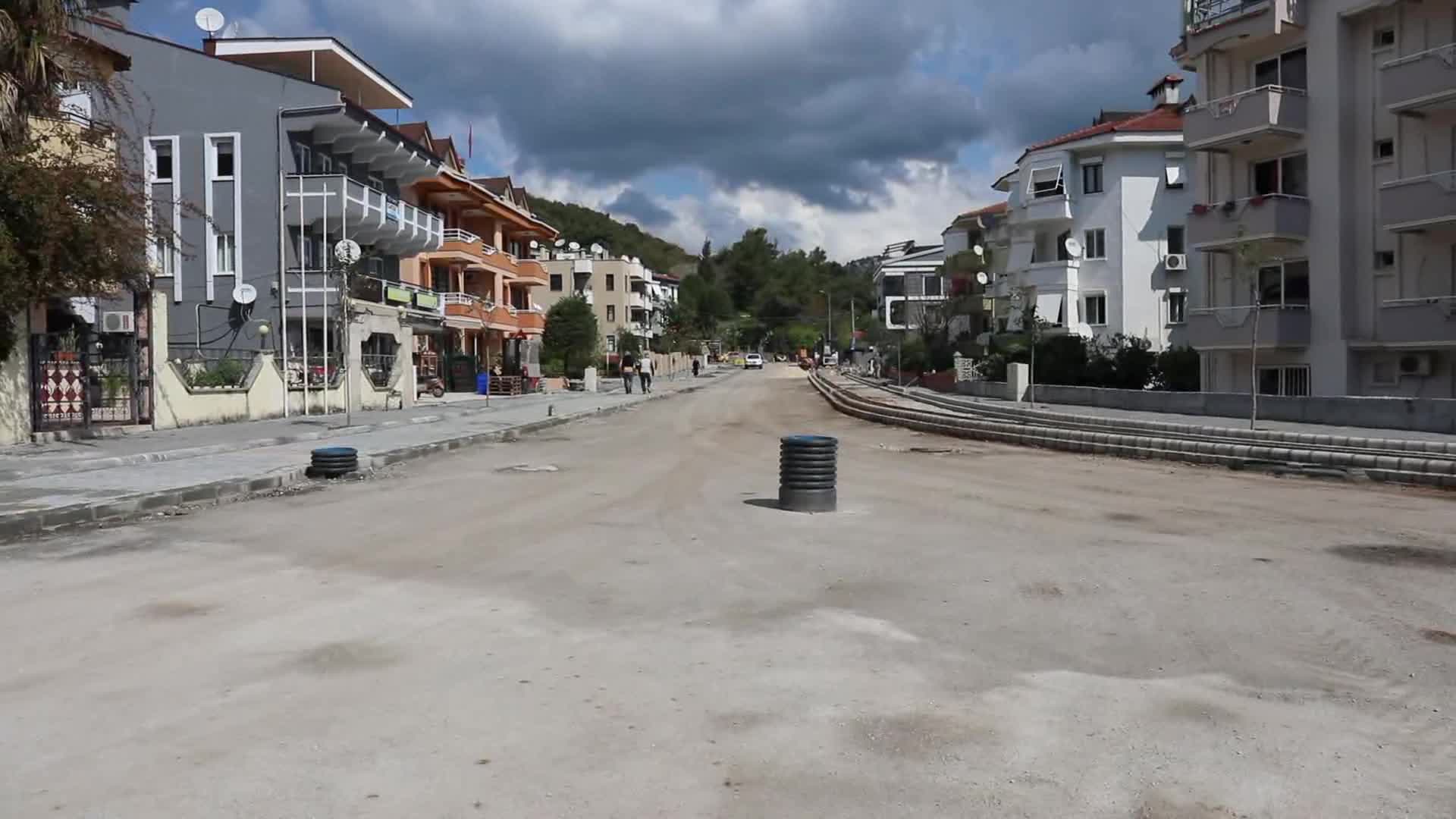 MARMARİS BELEDİYESİ, ÜSTYAPI ÇALIŞMALARINA HIZ KATTI