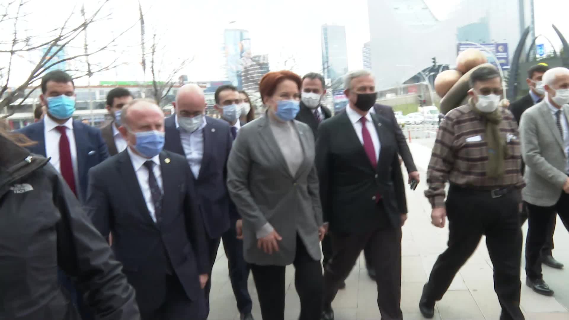 AKŞENER, ARTANKARA 7. ULUSLARARASI ÇAĞDAŞ SANAT FUARI'NI ZİYARET ETTİ